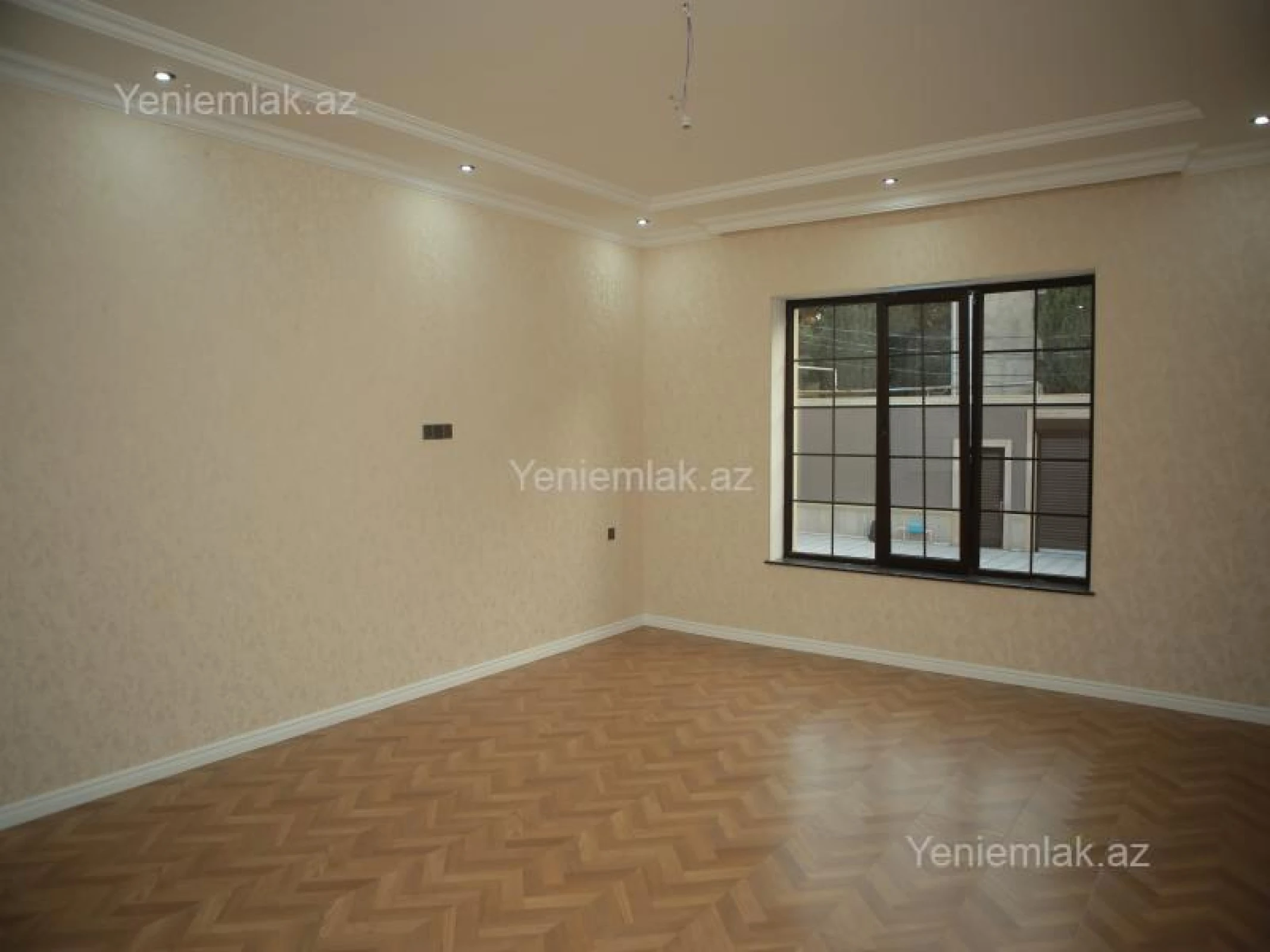 Satılır 6 otaqlı həyət evi 375 m²