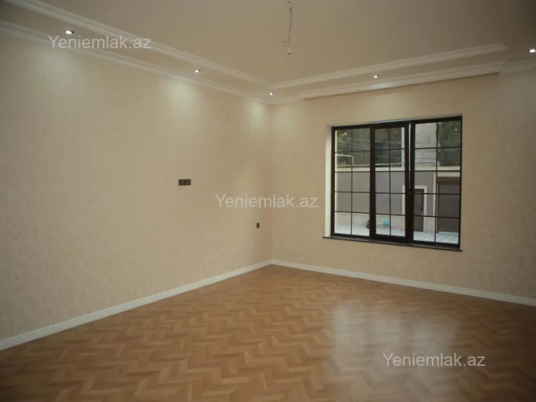 Satılır 6 otaqlı həyət evi 375 m²
