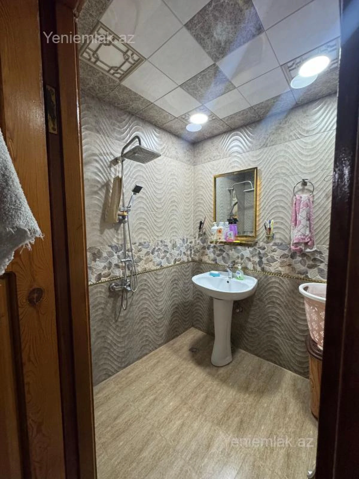 Satılır 3 otaqlı köhnə tikili 87 m²