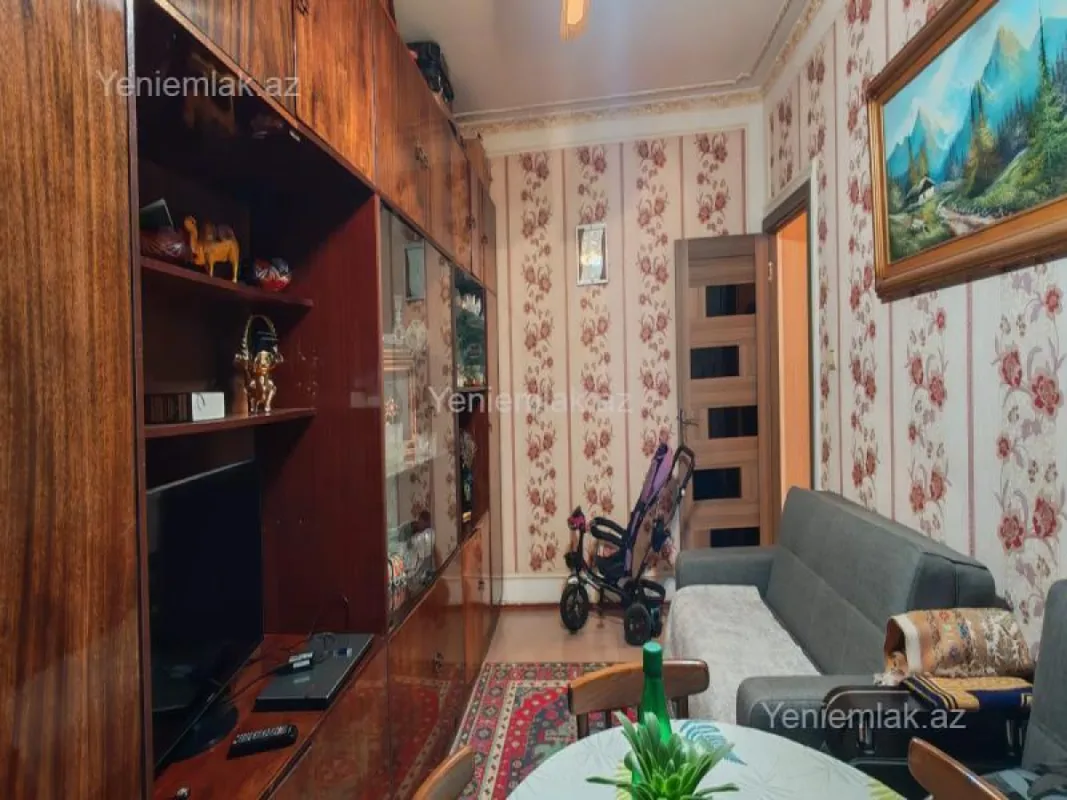 Satılır 2 otaqlı köhnə tikili 65 m²