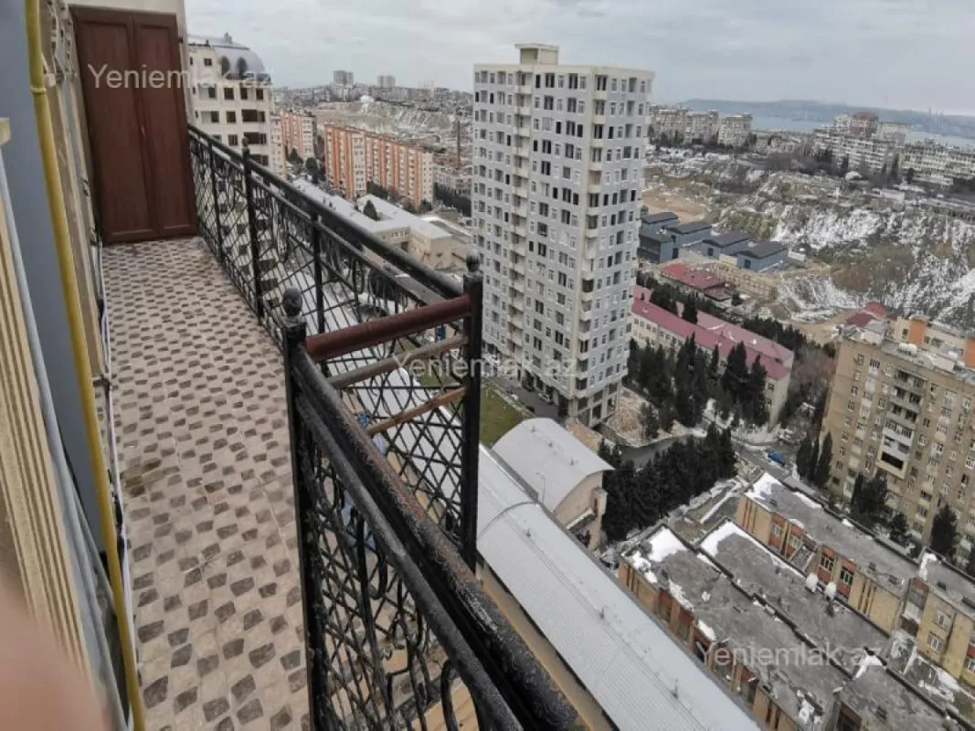 Satılır 3 otaqlı yeni tikili 136 m²