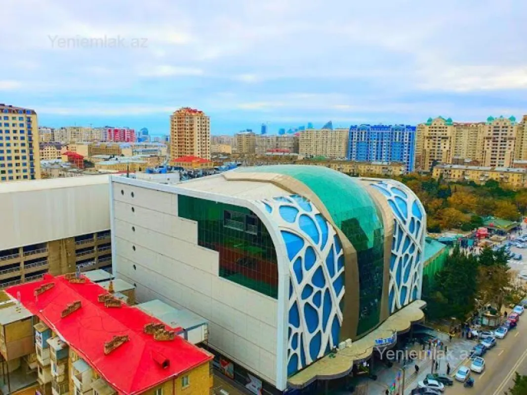 Satılır 3 otaqlı köhnə tikili 100 m²