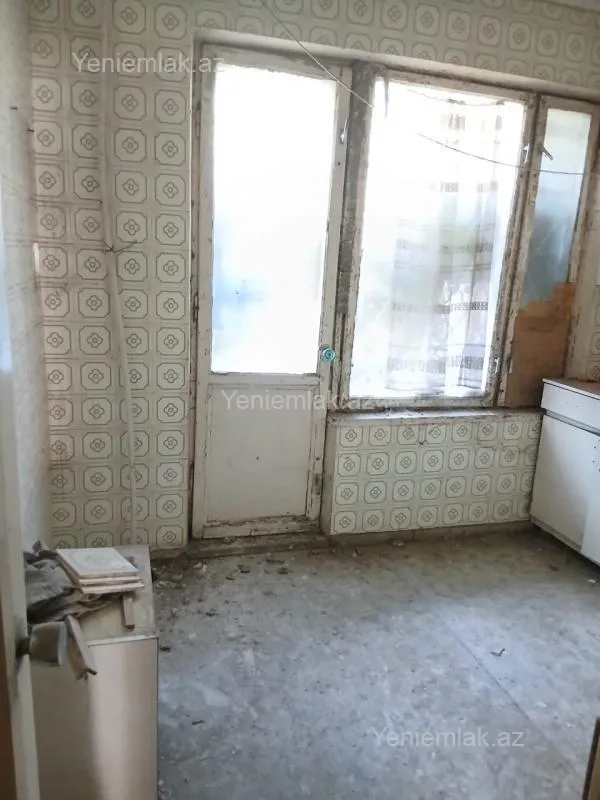 Satılır 3 otaqlı köhnə tikili 85 m²