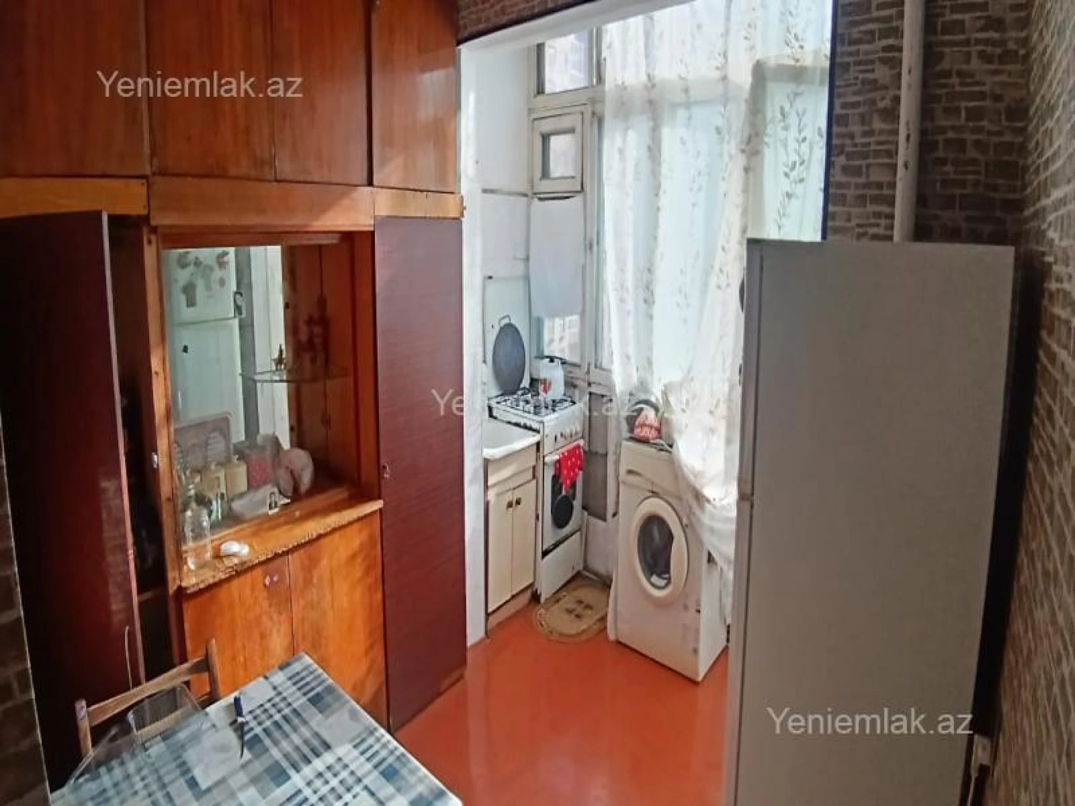Satılır 3 otaqlı köhnə tikili 85 m²