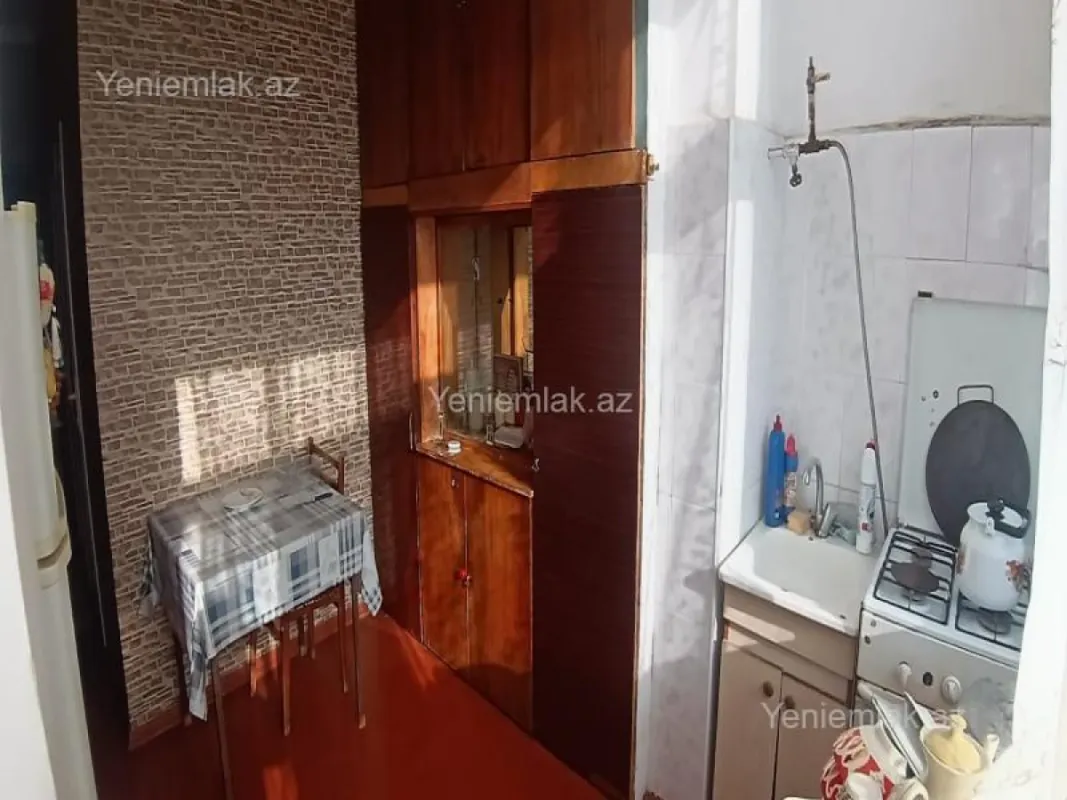 Satılır 3 otaqlı köhnə tikili 85 m²