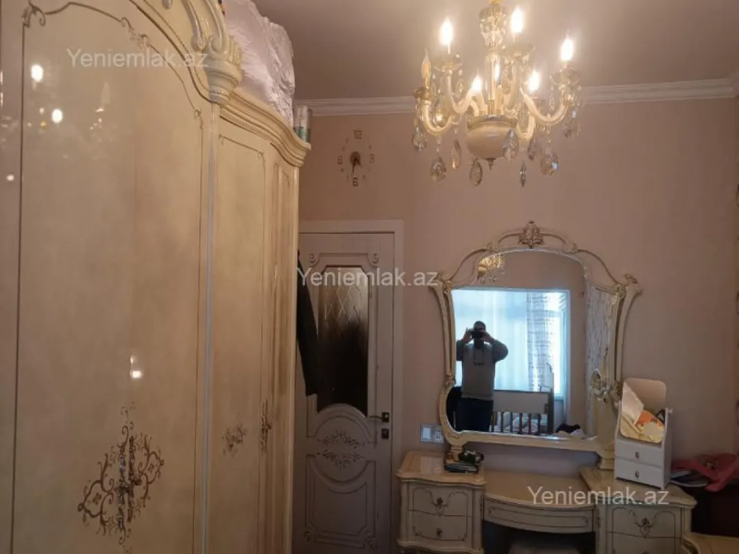 Satılır 2 otaqlı köhnə tikili 60 m²