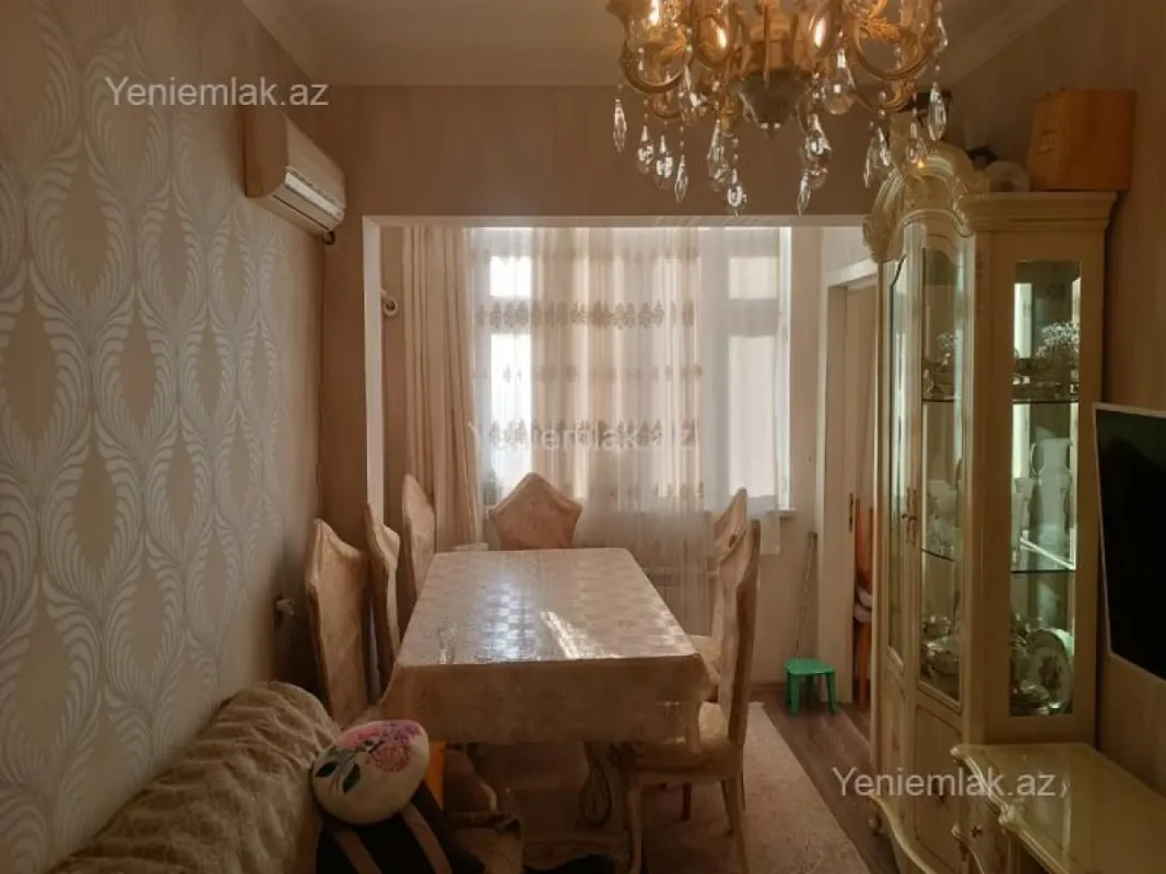 Satılır 2 otaqlı köhnə tikili 60 m²