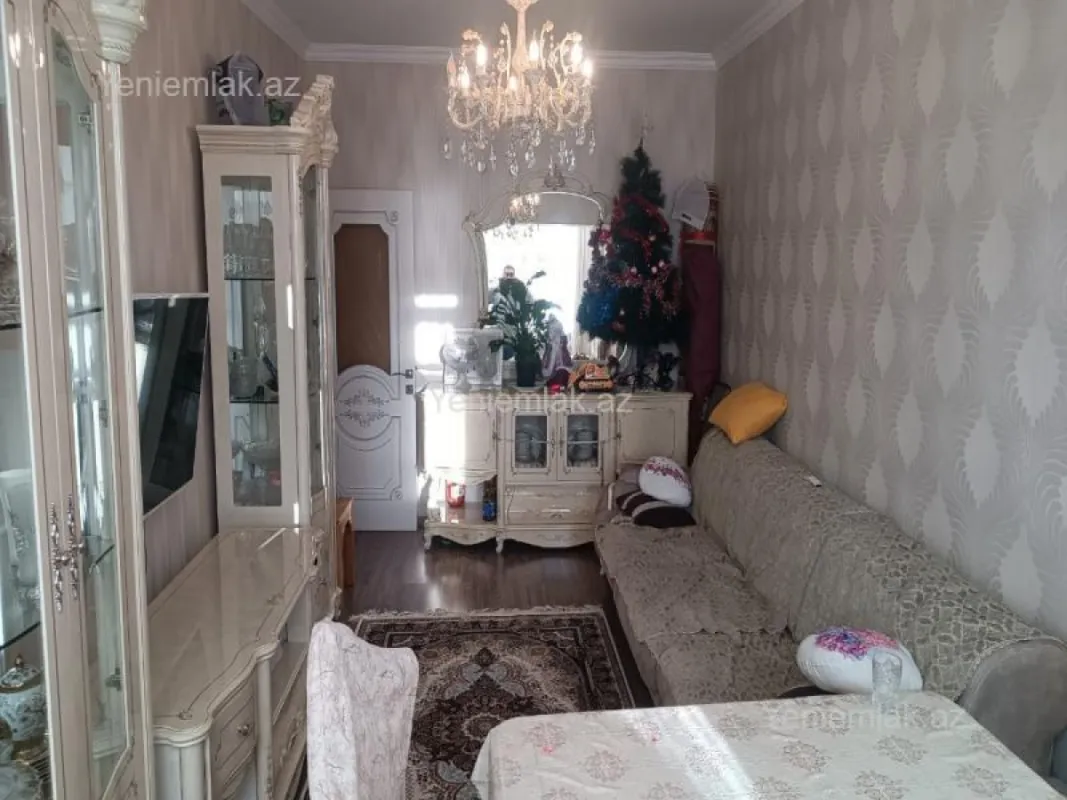 Satılır 2 otaqlı köhnə tikili 60 m²