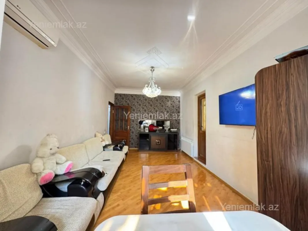 Satılır 4 otaqlı köhnə tikili 112.4 m²