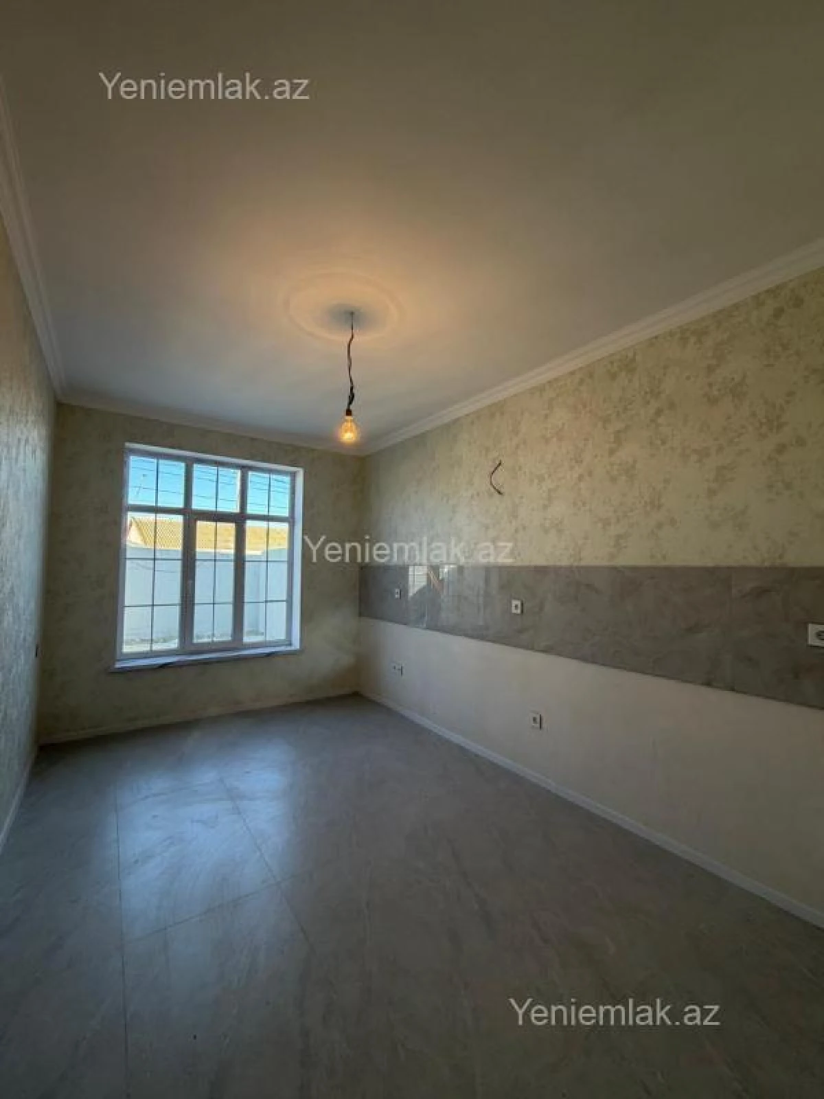 Satılır 4 otaqlı həyət evi 160 m²