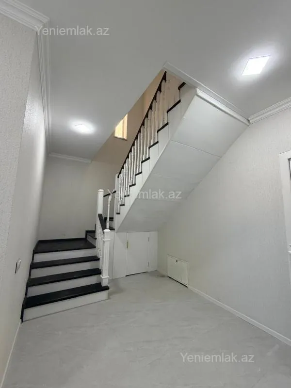 Satılır 4 otaqlı həyət evi 160 m²