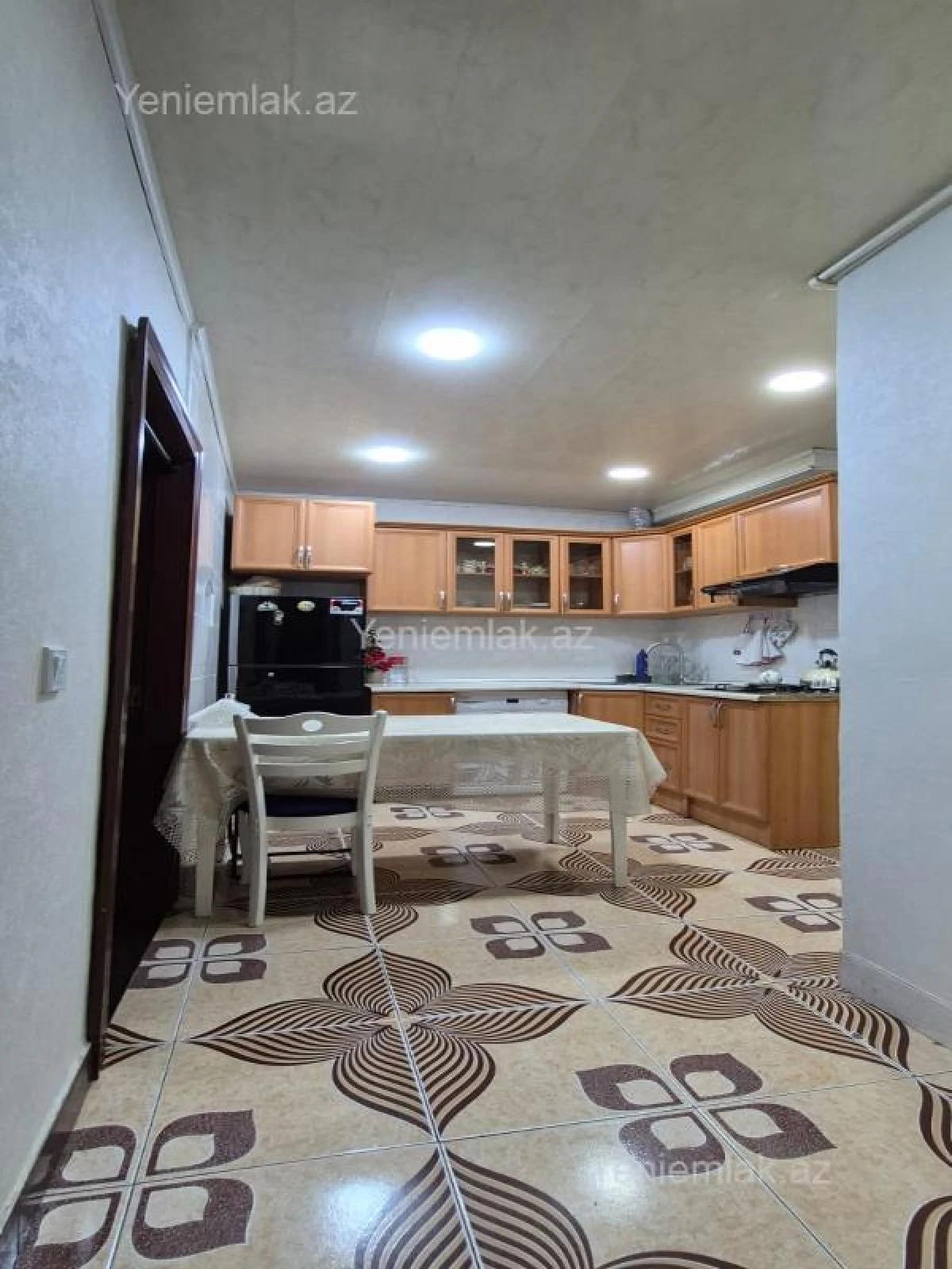 Satılır 3 otaqlı köhnə tikili 70 m²