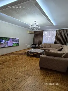 Satılır 3 otaqlı köhnə tikili 70 m²