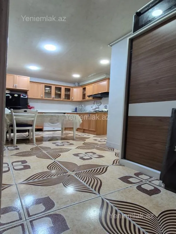 Satılır 3 otaqlı köhnə tikili 70 m²