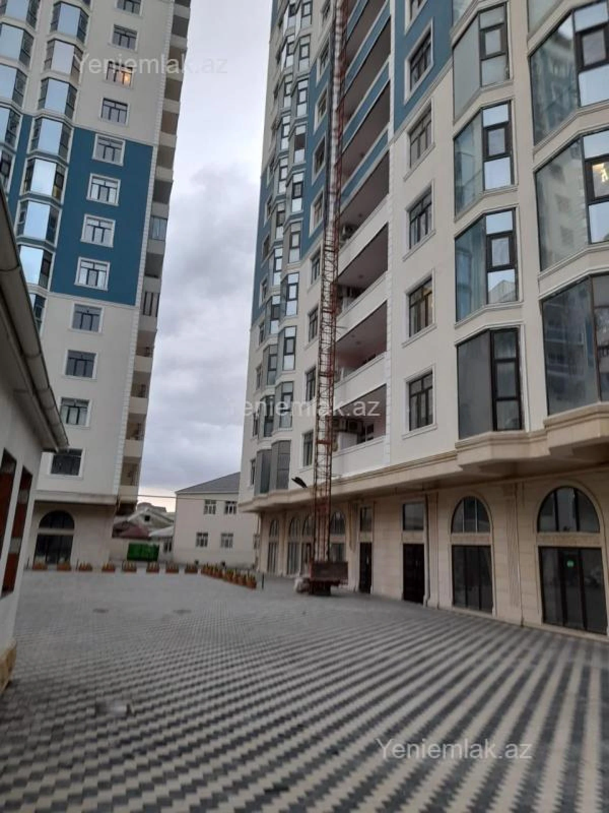 Satılır 4 otaqlı yeni tikili 230 m²