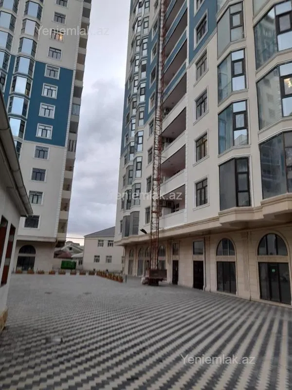 Satılır 4 otaqlı yeni tikili 230 m²