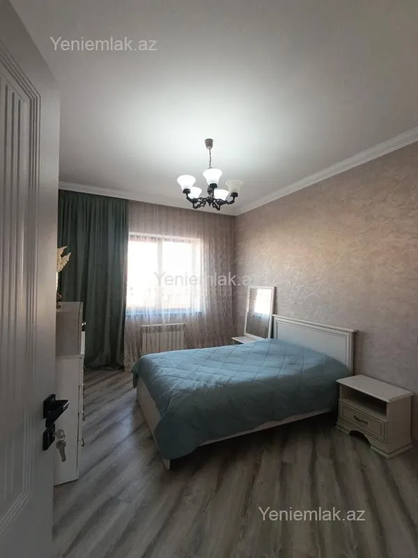 Satılır 5 otaqlı köhnə tikili 120 m²