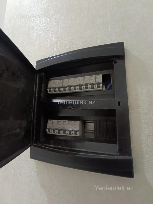 Satılır 5 otaqlı köhnə tikili 120 m²