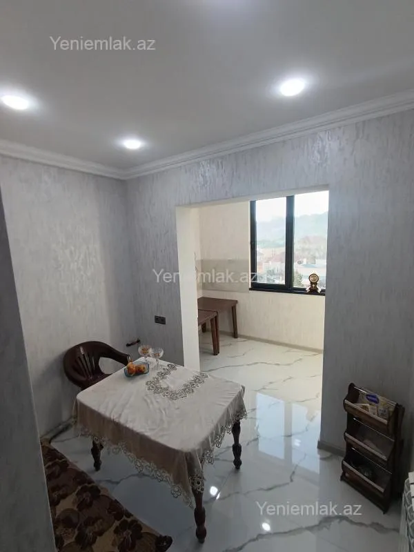 Satılır 5 otaqlı köhnə tikili 120 m²