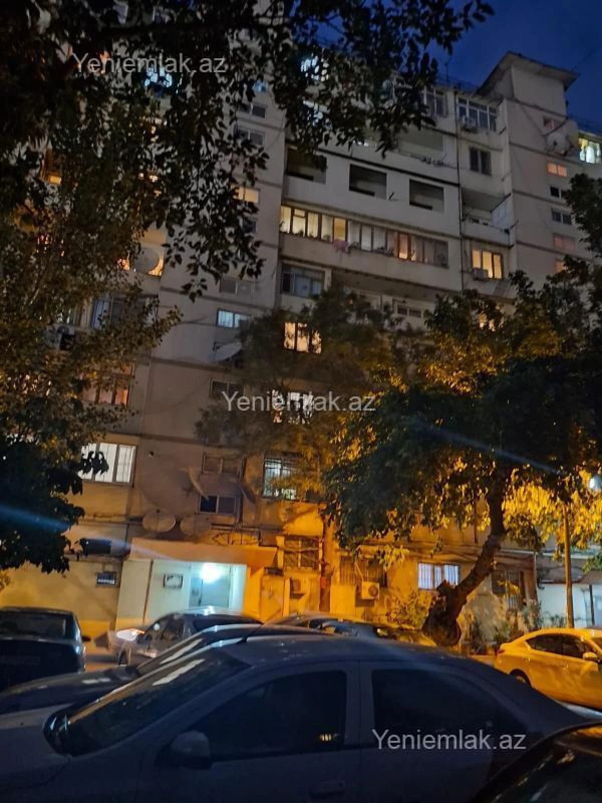 Satılır 4 otaqlı köhnə tikili 130 m²