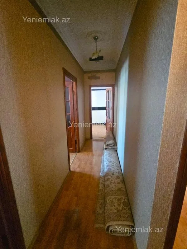 Satılır 4 otaqlı köhnə tikili 130 m²