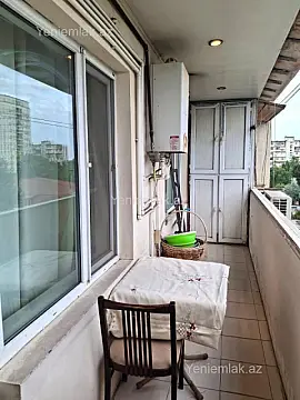 Satılır 4 otaqlı köhnə tikili 130 m²
