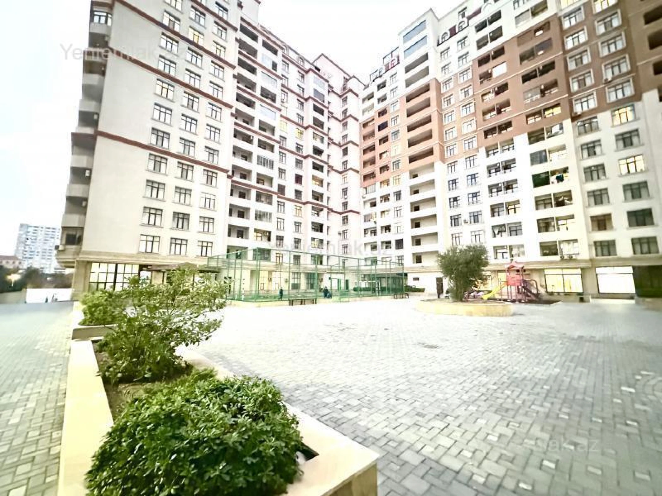 Satılır 3 otaqlı yeni tikili 130 m²