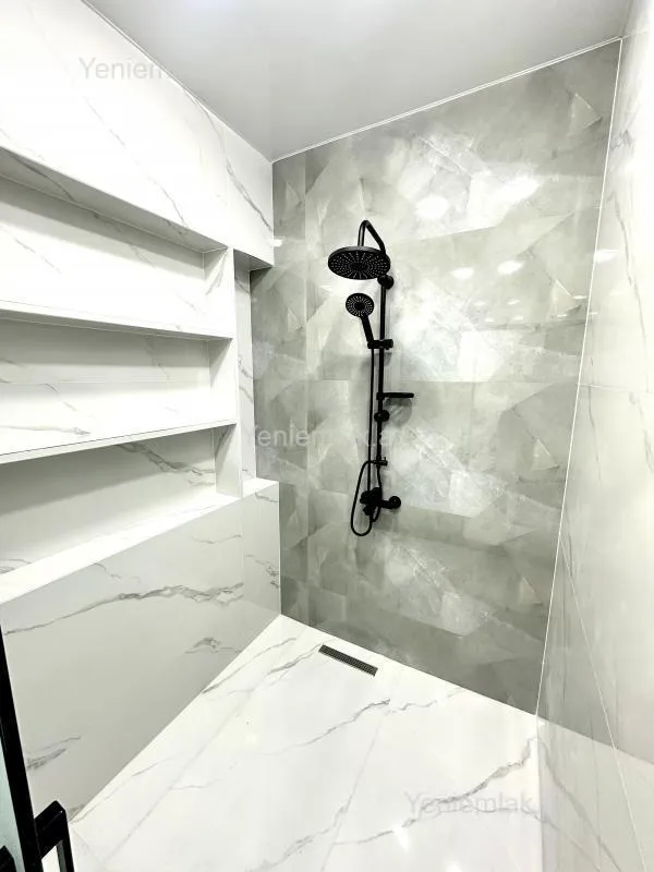 Satılır 3 otaqlı yeni tikili 130 m²