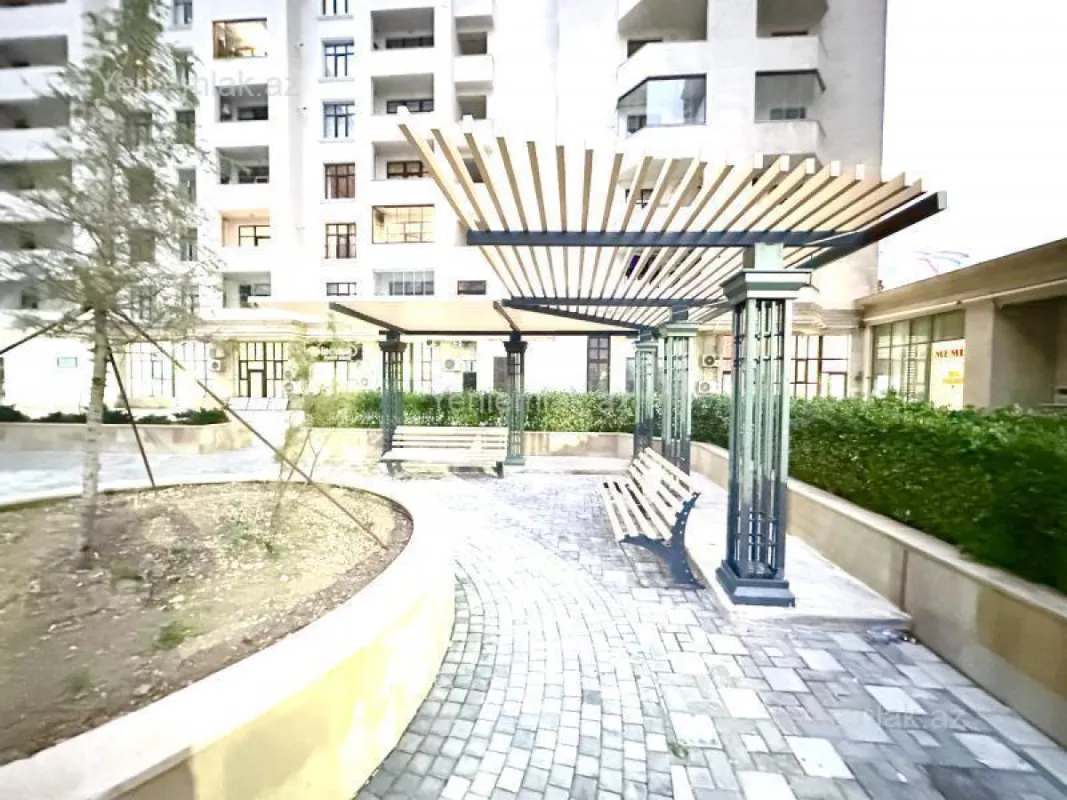 Satılır 3 otaqlı yeni tikili 130 m²