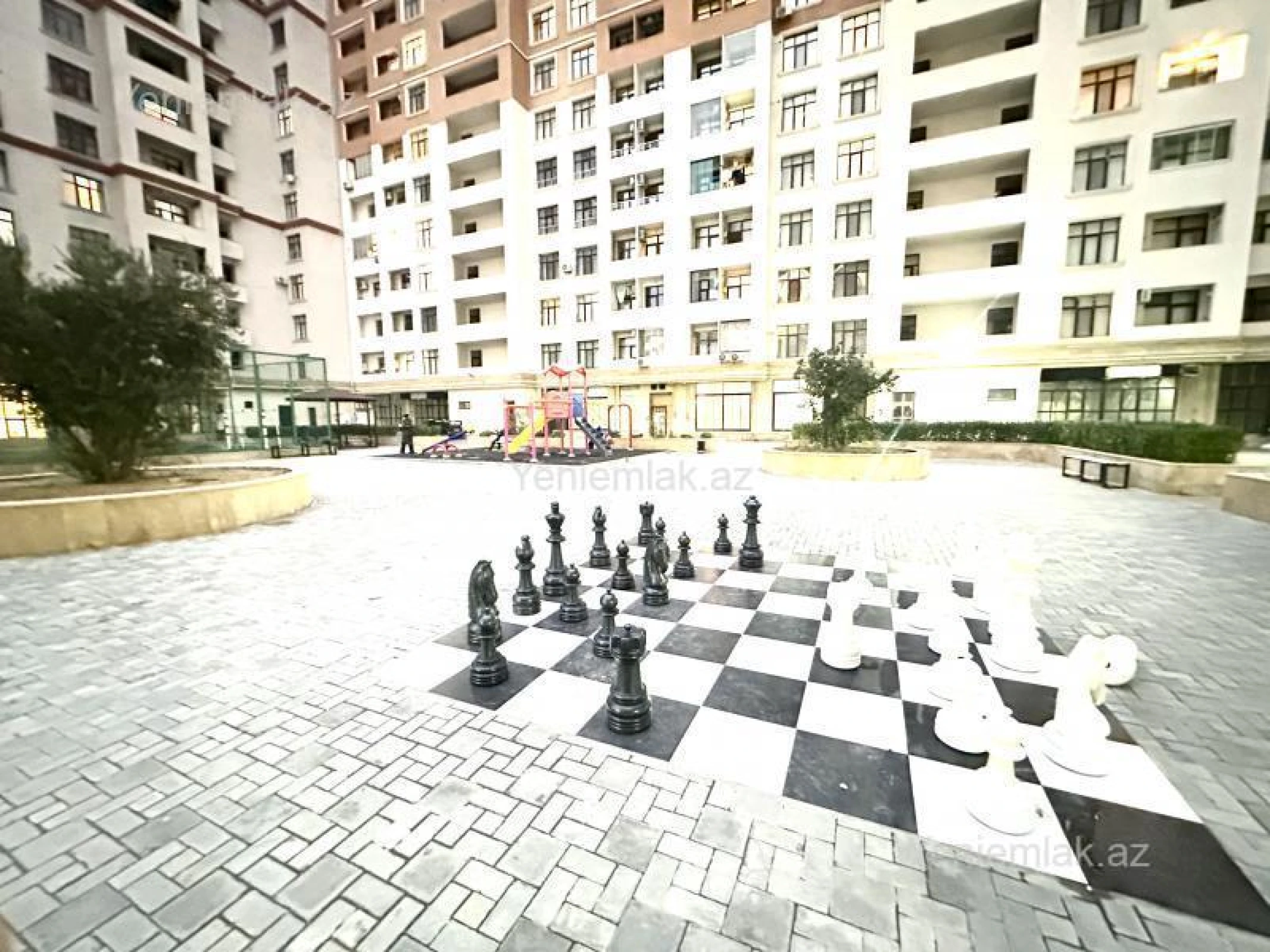 Satılır 3 otaqlı yeni tikili 130 m²