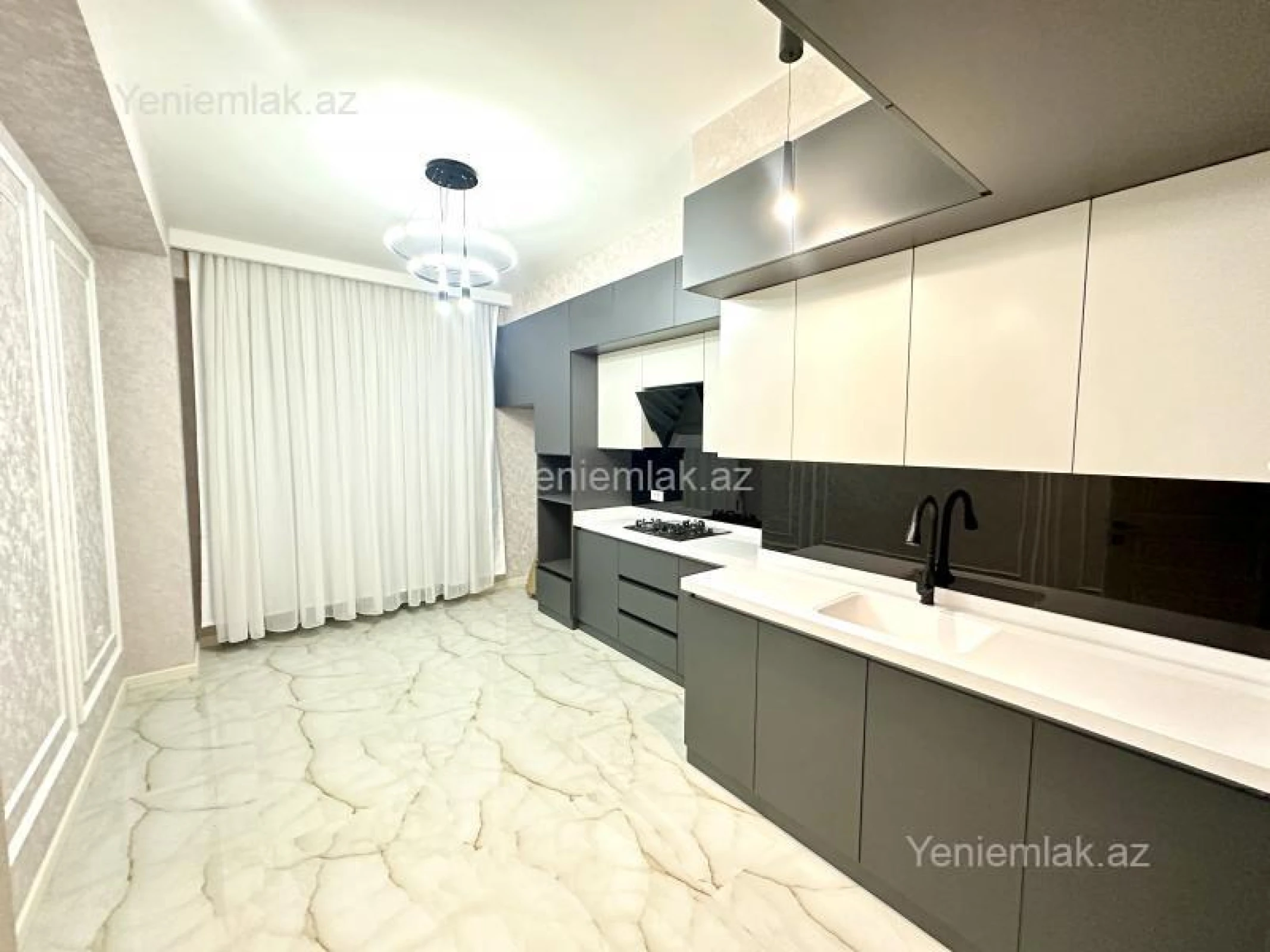 Satılır 3 otaqlı yeni tikili 130 m²