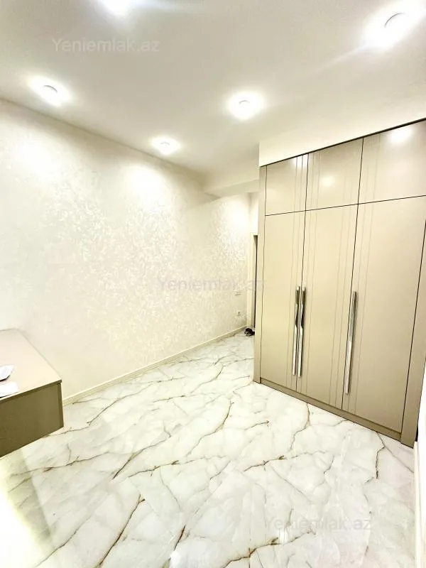 Satılır 3 otaqlı yeni tikili 130 m²