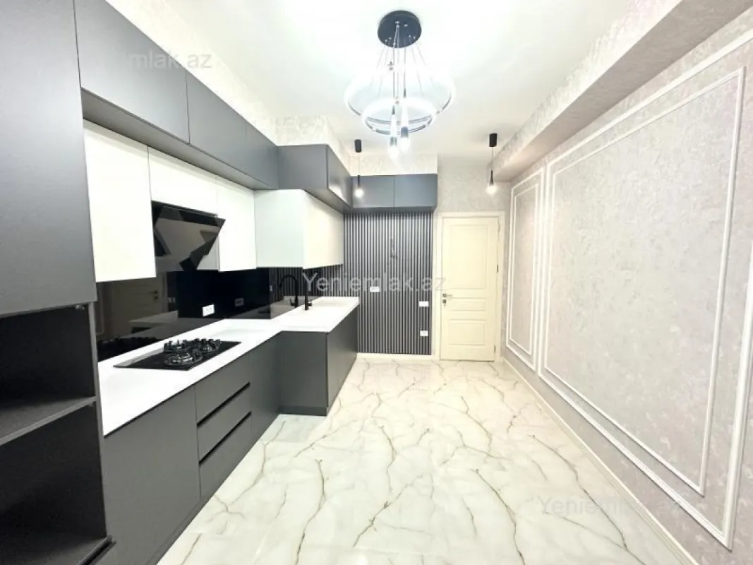 Satılır 3 otaqlı yeni tikili 130 m²