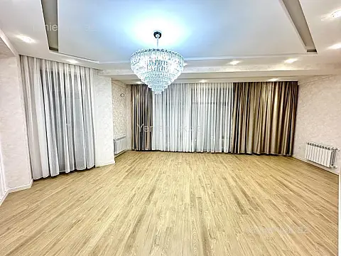 Satılır 3 otaqlı yeni tikili 130 m²