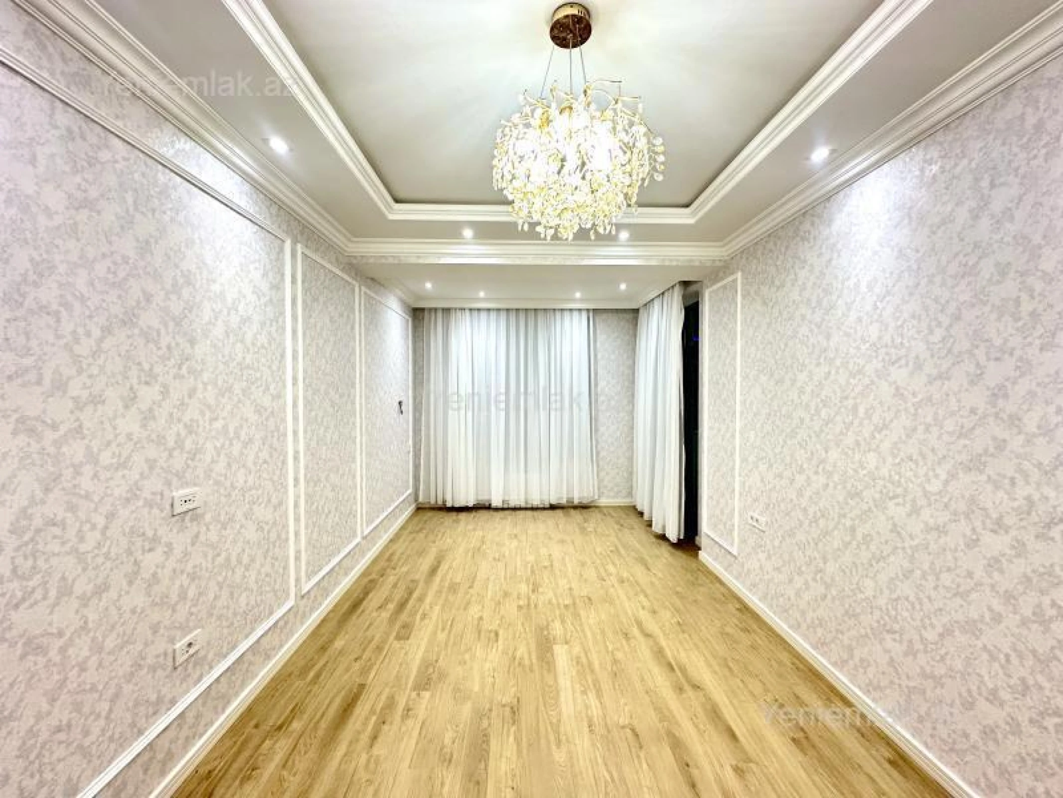 Satılır 3 otaqlı yeni tikili 130 m²