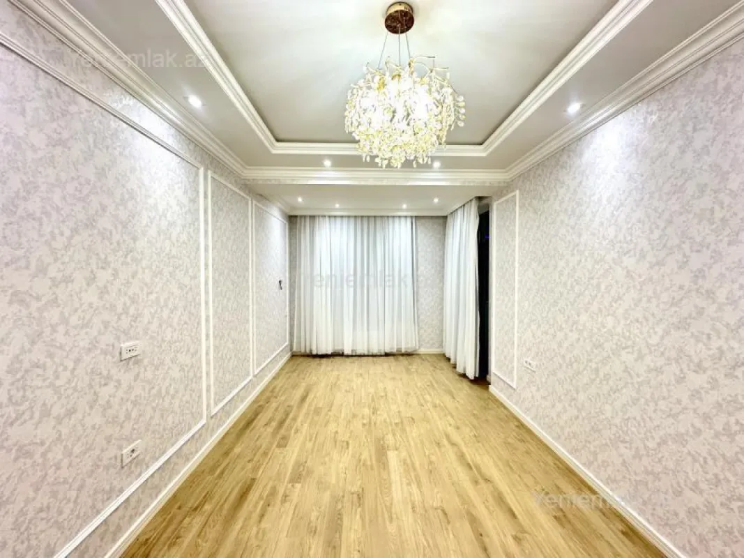 Satılır 3 otaqlı yeni tikili 130 m²