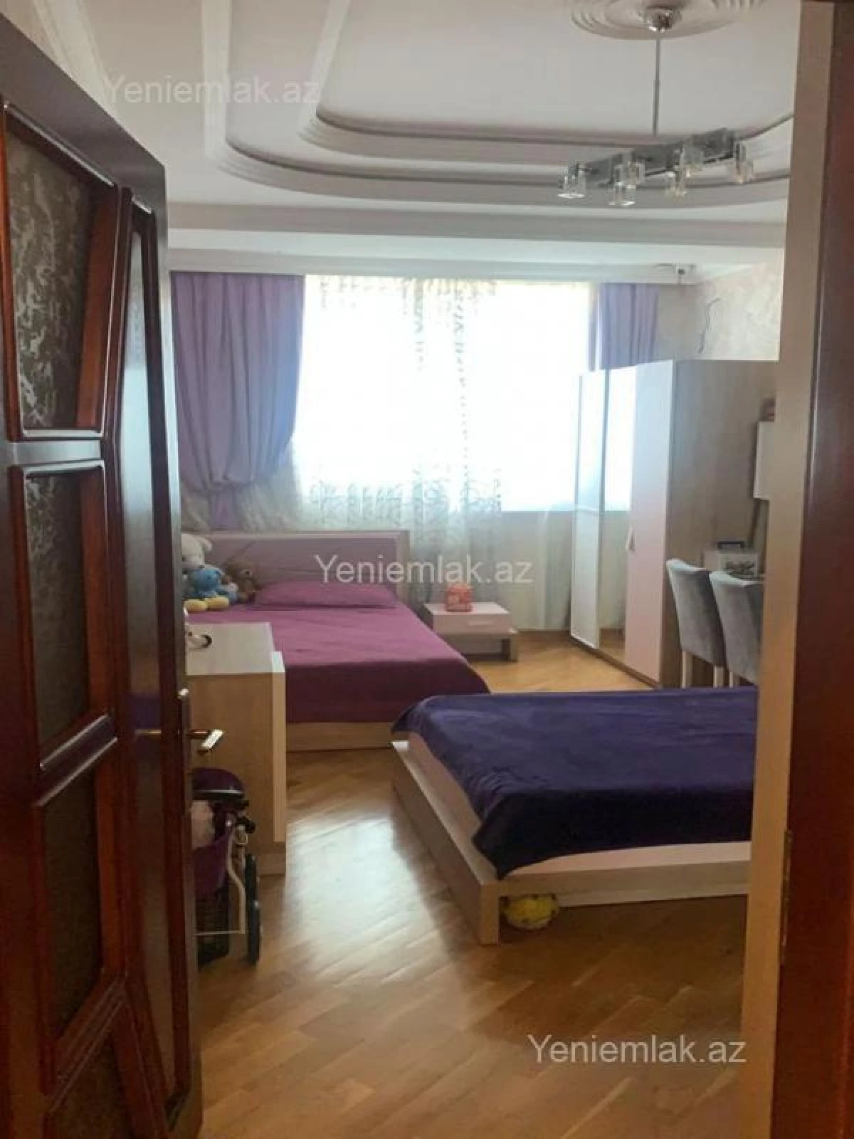 Satılır 3 otaqlı yeni tikili 128 m²