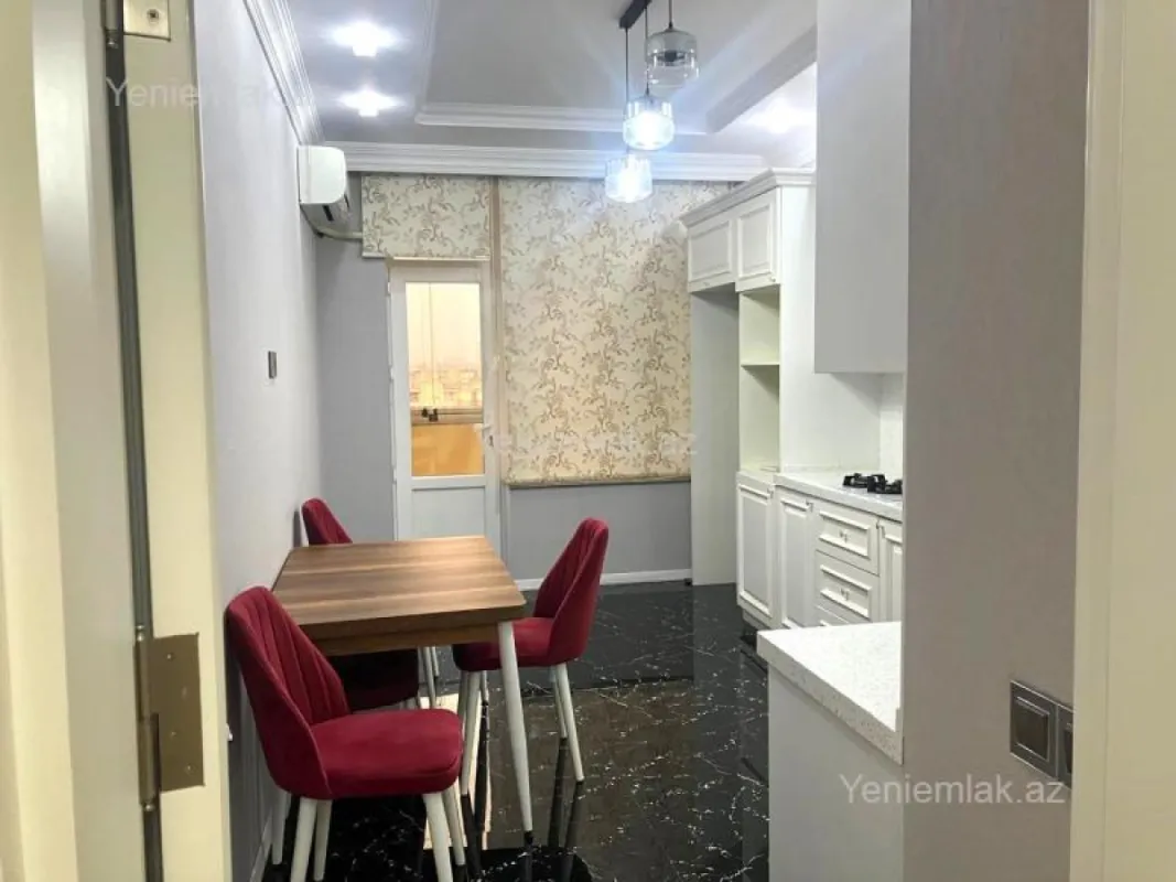 Satılır 3 otaqlı yeni tikili 140 m²