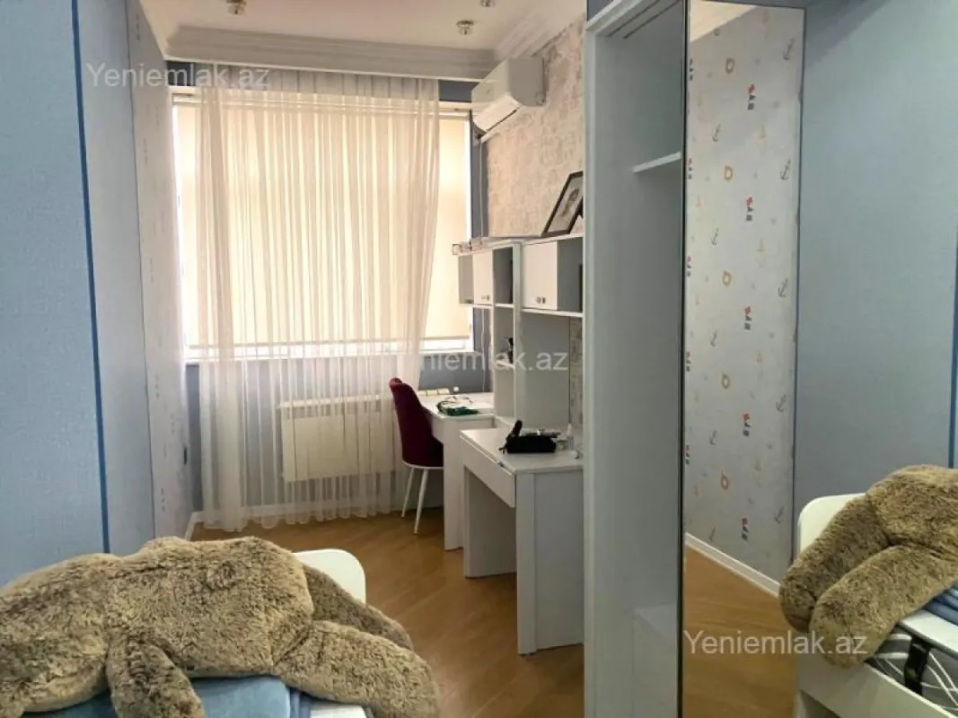 Satılır 3 otaqlı yeni tikili 140 m²