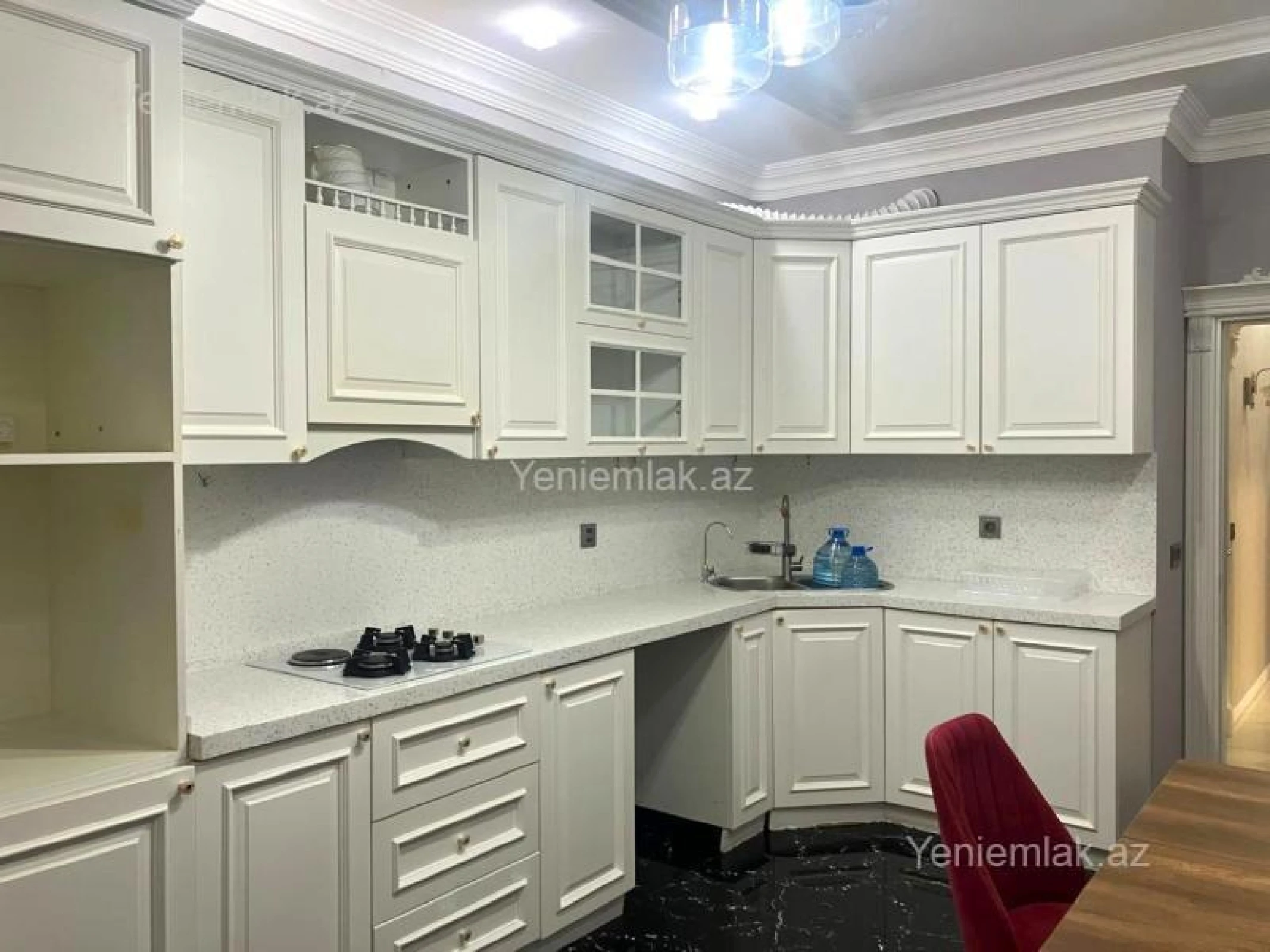 Satılır 3 otaqlı yeni tikili 140 m²