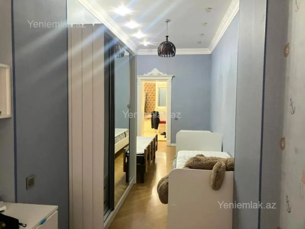 Satılır 3 otaqlı yeni tikili 140 m²