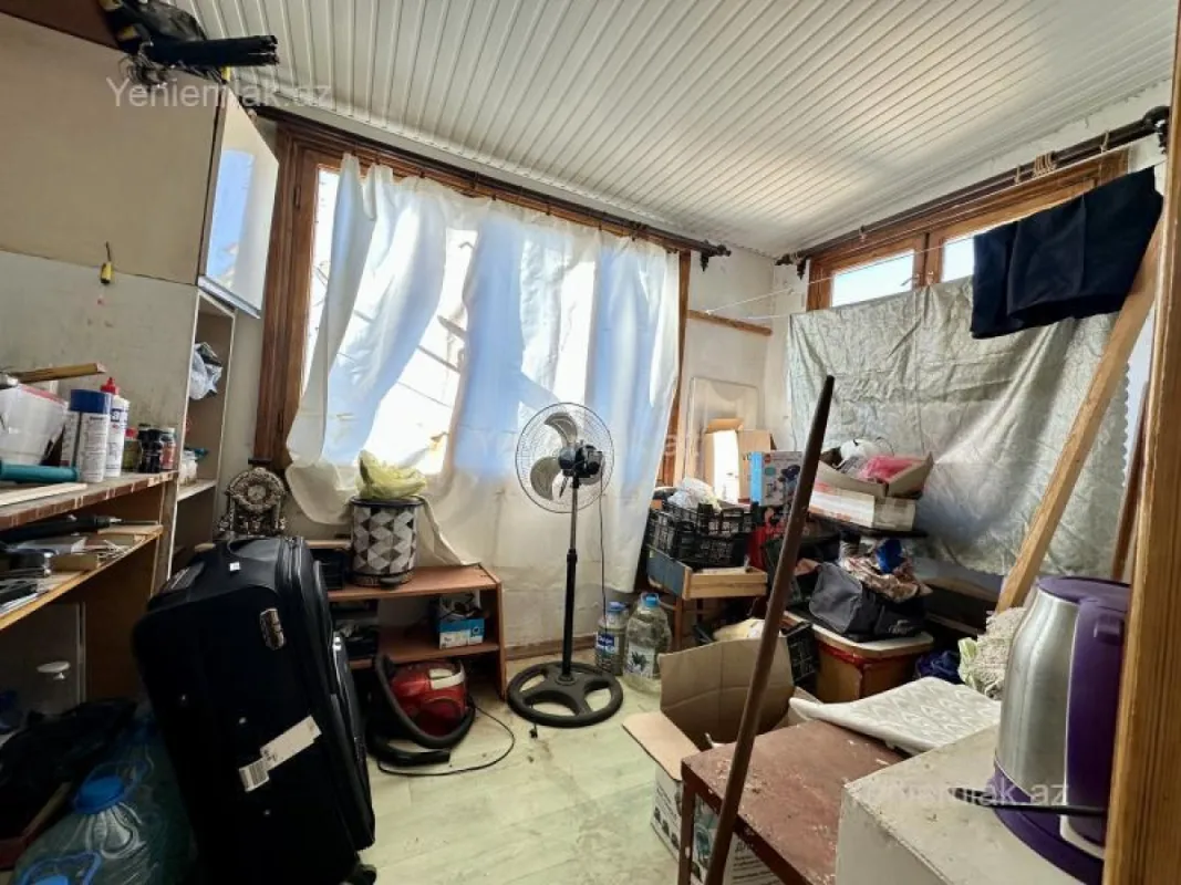 Satılır 2 otaqlı köhnə tikili 55 m²