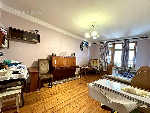 Satılır 2 otaqlı köhnə tikili 55 m²