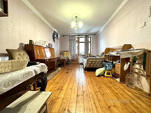 Satılır 2 otaqlı köhnə tikili 55 m²