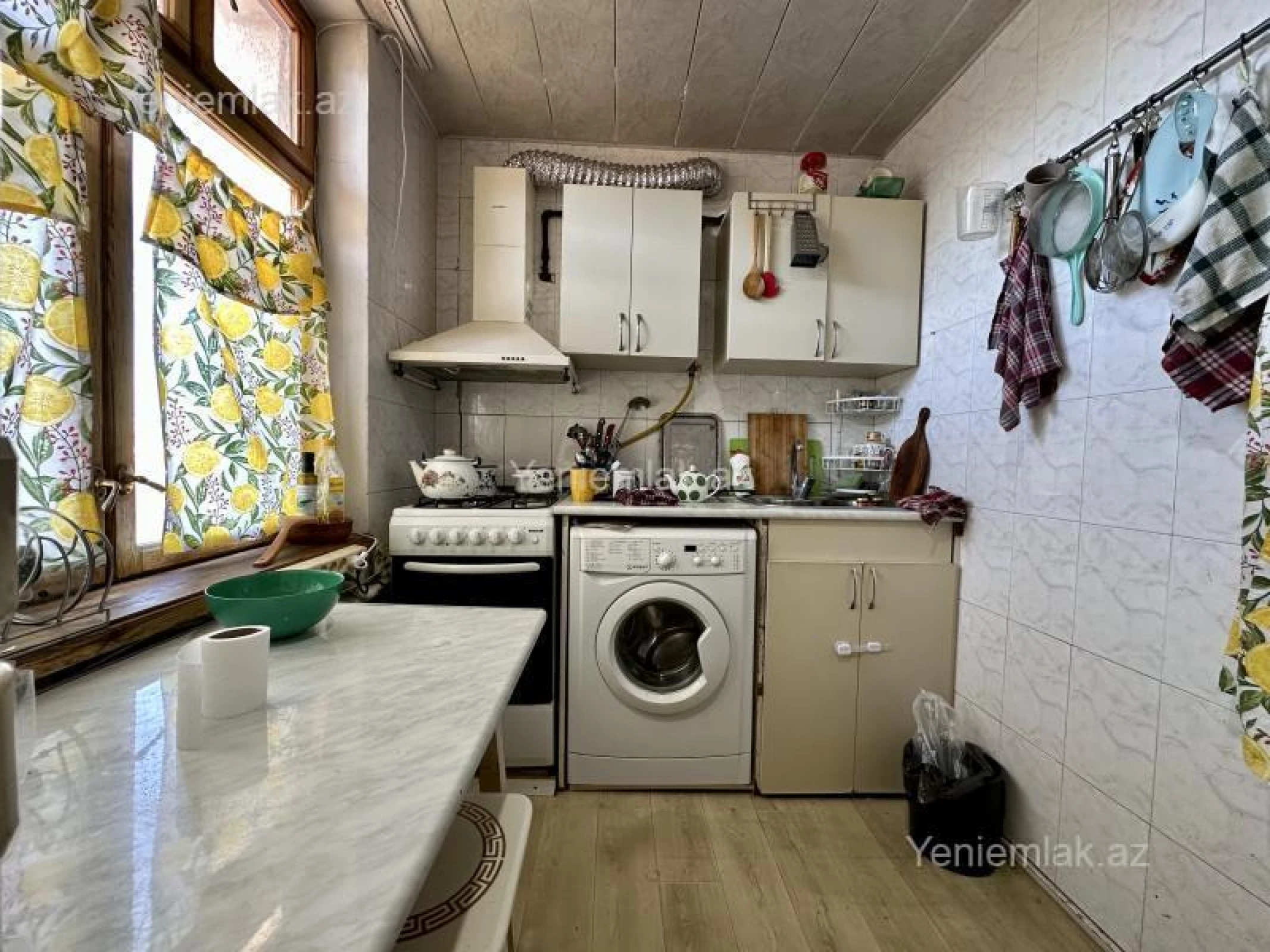Satılır 2 otaqlı köhnə tikili 55 m²
