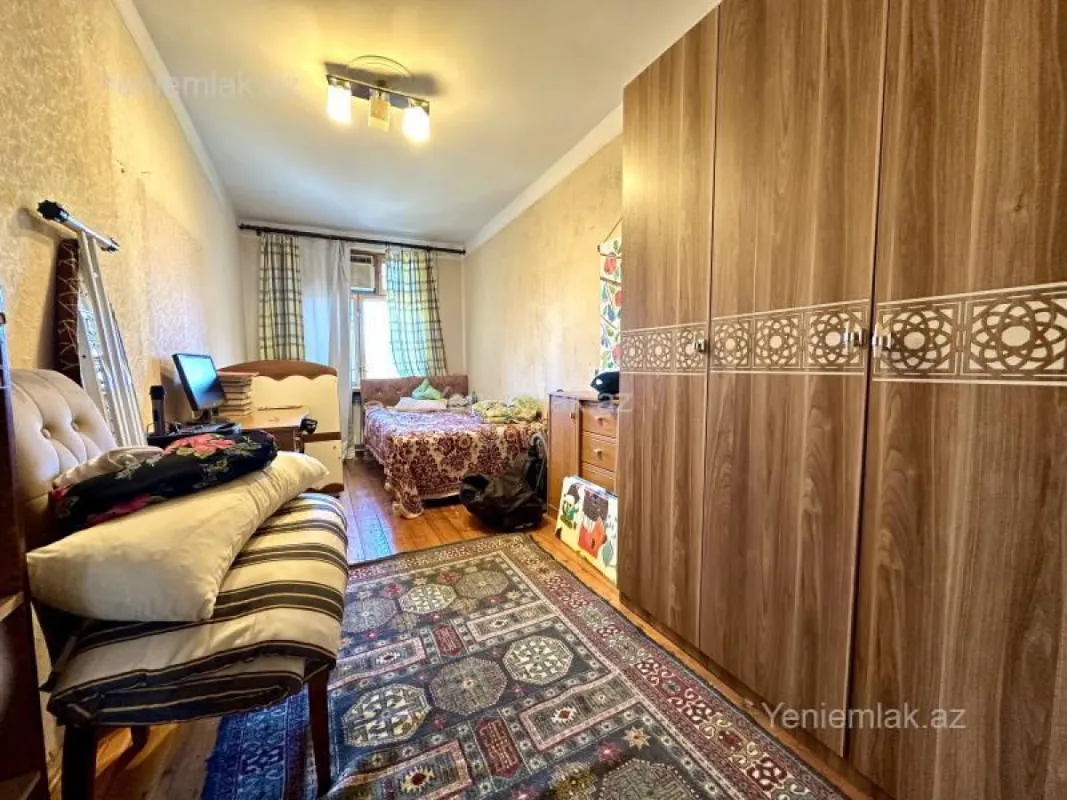 Satılır 2 otaqlı köhnə tikili 55 m²