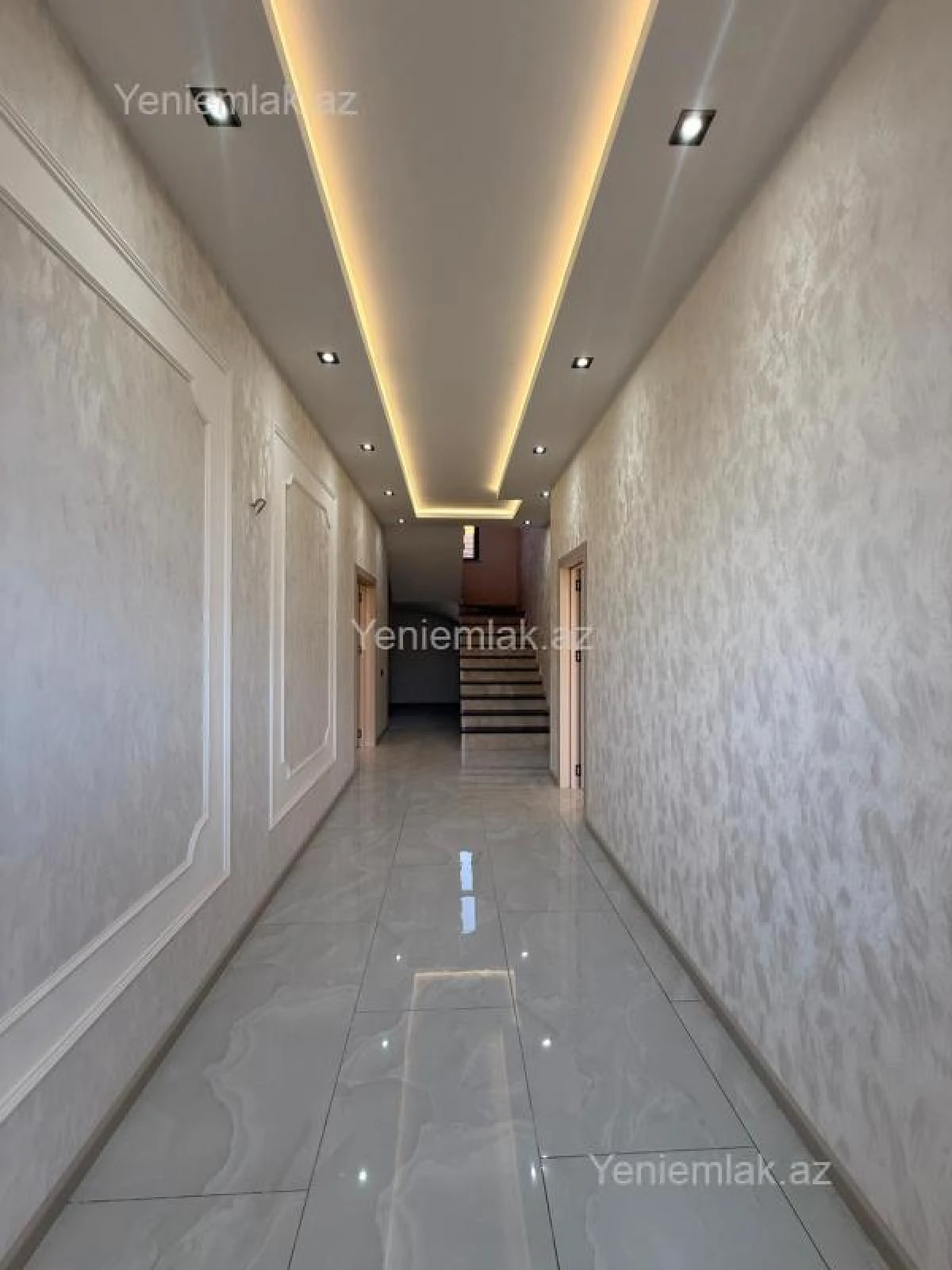 Satılır 6 otaqlı həyət evi 300 m²
