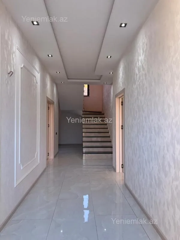 Satılır 6 otaqlı həyət evi 300 m²