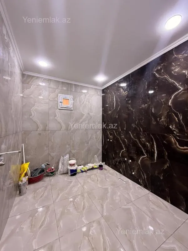 Satılır 6 otaqlı həyət evi 300 m²