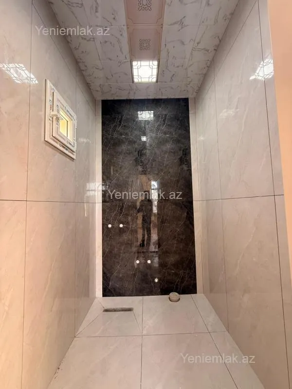 Satılır 6 otaqlı həyət evi 300 m²